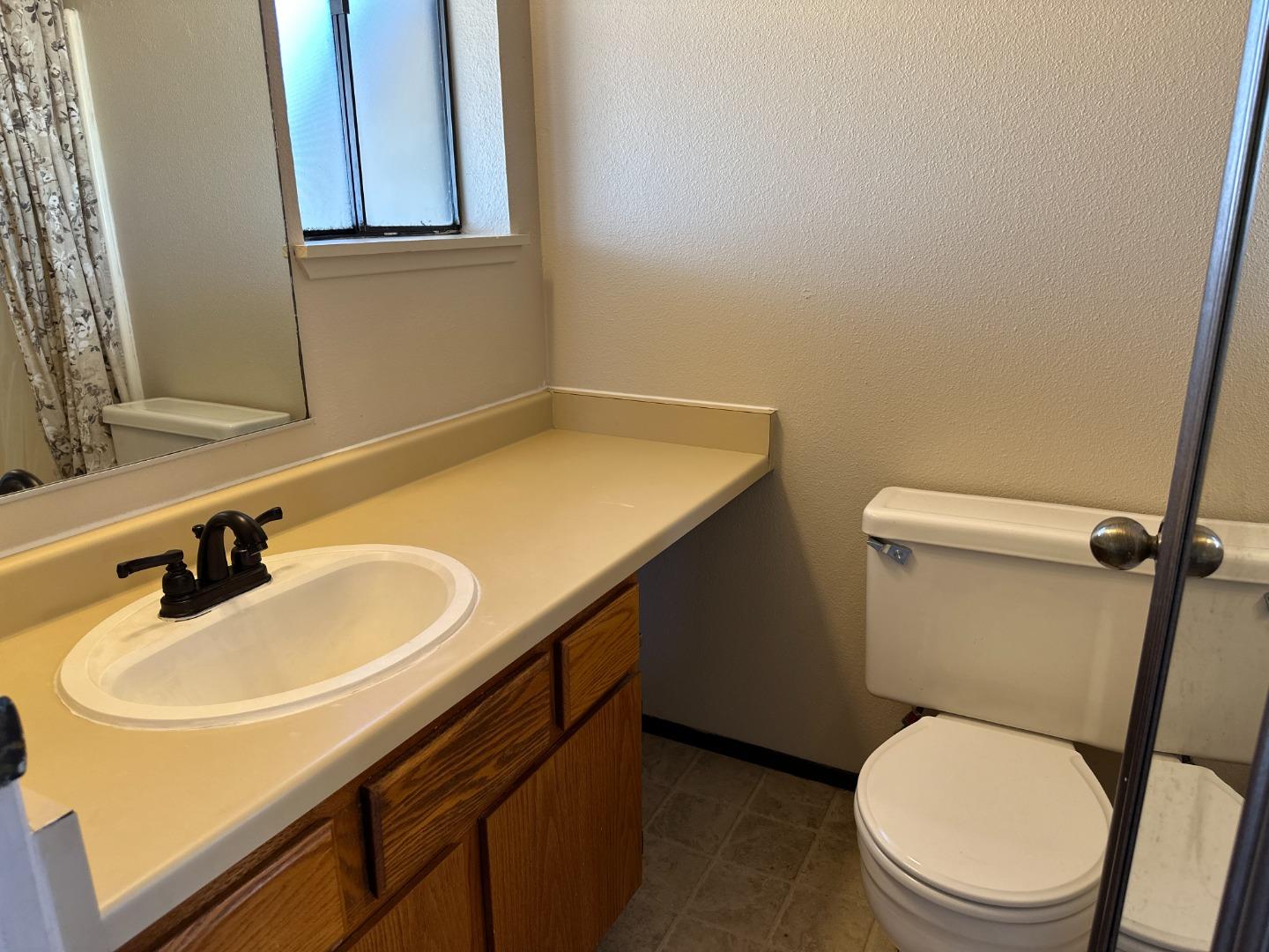 Detail Gallery Image 11 of 15 For 106 W Rossi St #8,  Salinas,  CA 93901 - 1 Beds | 1/1 Baths