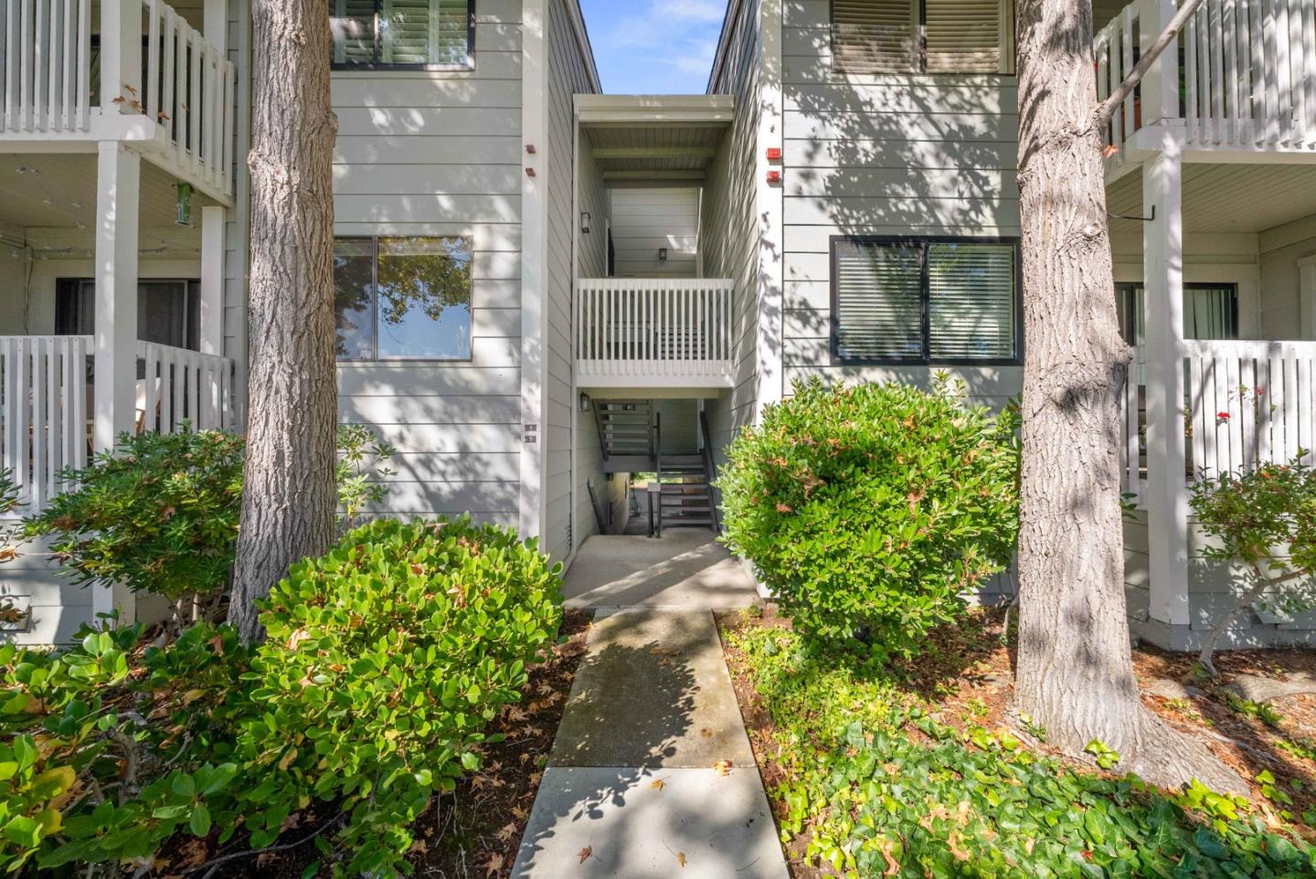 Detail Gallery Image 1 of 1 For 938 Clark Ave #6,  Mountain View,  CA 94040 - 2 Beds | 2 Baths