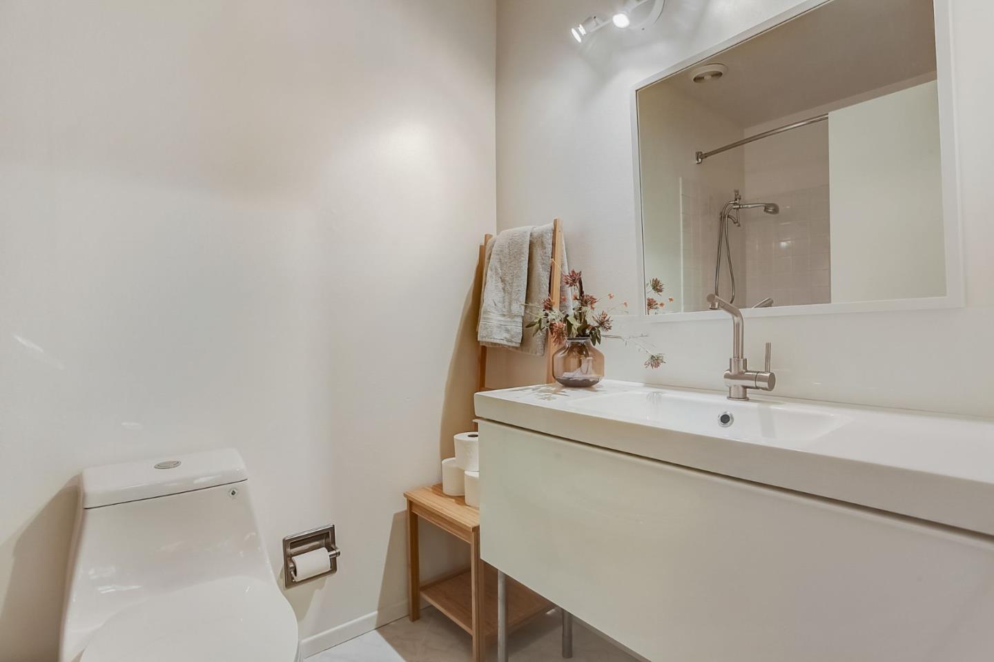 Detail Gallery Image 26 of 63 For 3374 Brittan Ave #13,  San Carlos,  CA 94070 - 3 Beds | 2 Baths