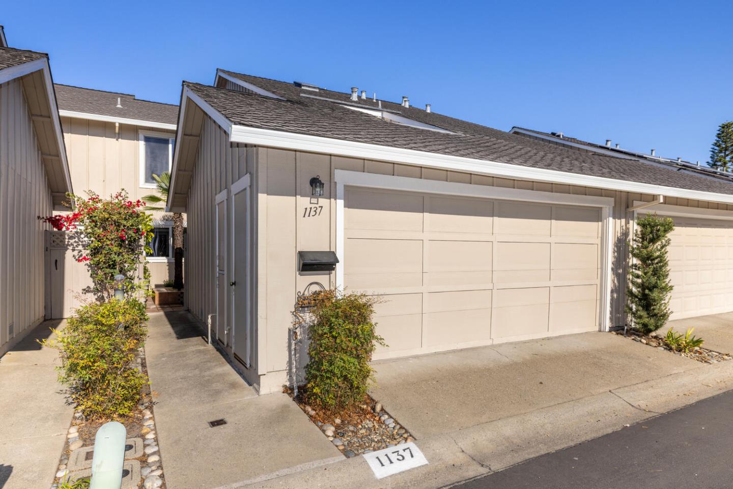 Detail Gallery Image 1 of 1 For 1137 Nimitz Ln, Foster City,  CA 94404 - 3 Beds | 2/1 Baths