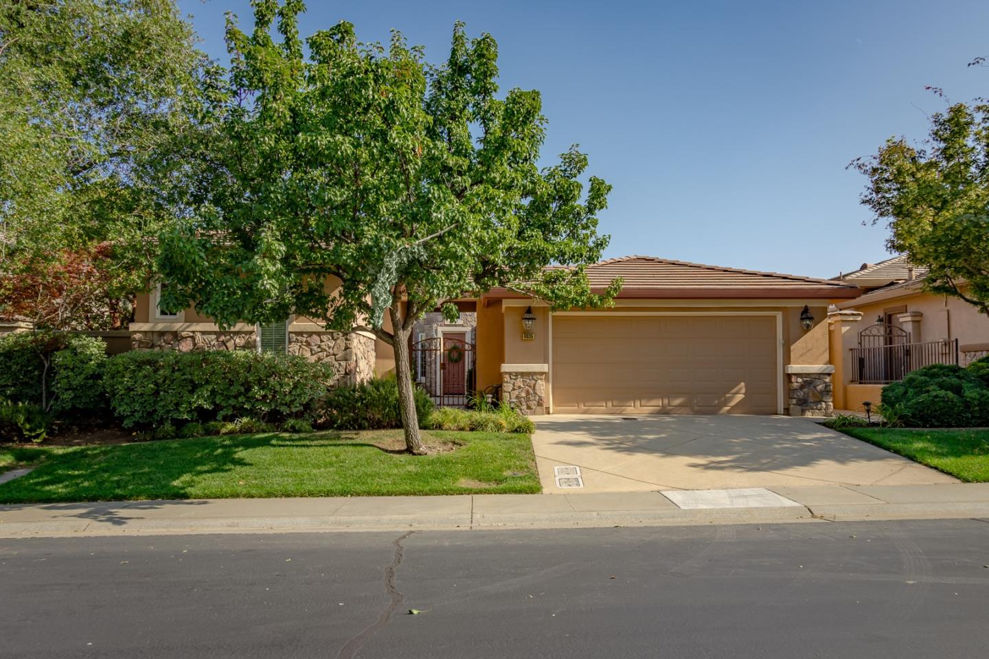 Photo of 6035 Southerness Dr in El Dorado Hills, CA