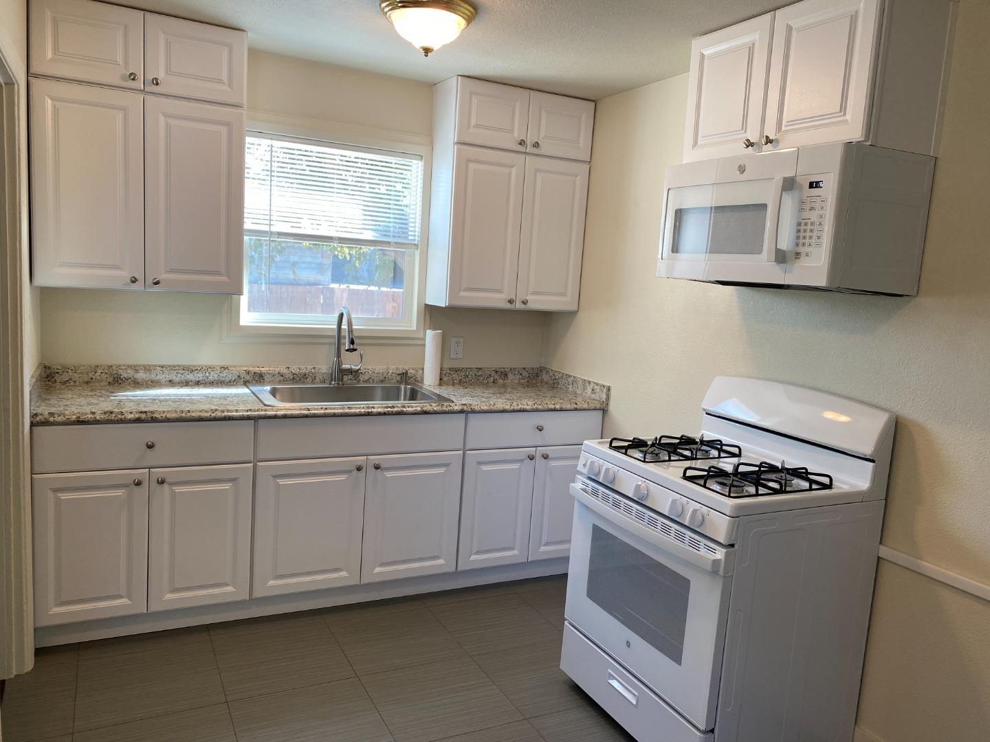 Detail Gallery Image 15 of 72 For 12690 Center Ave, San Martin,  CA 95046 - 2 Beds | 2 Baths