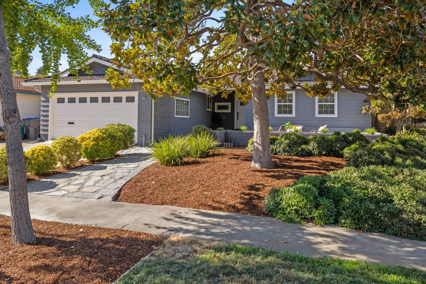 Detail Gallery Image 1 of 1 For 2851 Aragon Way, San Jose,  CA 95125 - 3 Beds | 2/1 Baths