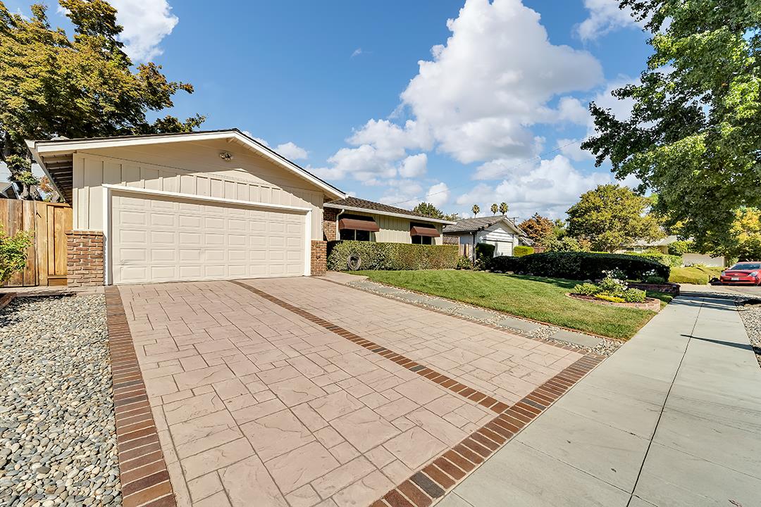 Detail Gallery Image 1 of 1 For 1717 Valpico Dr, San Jose,  CA 95124 - 3 Beds | 2 Baths