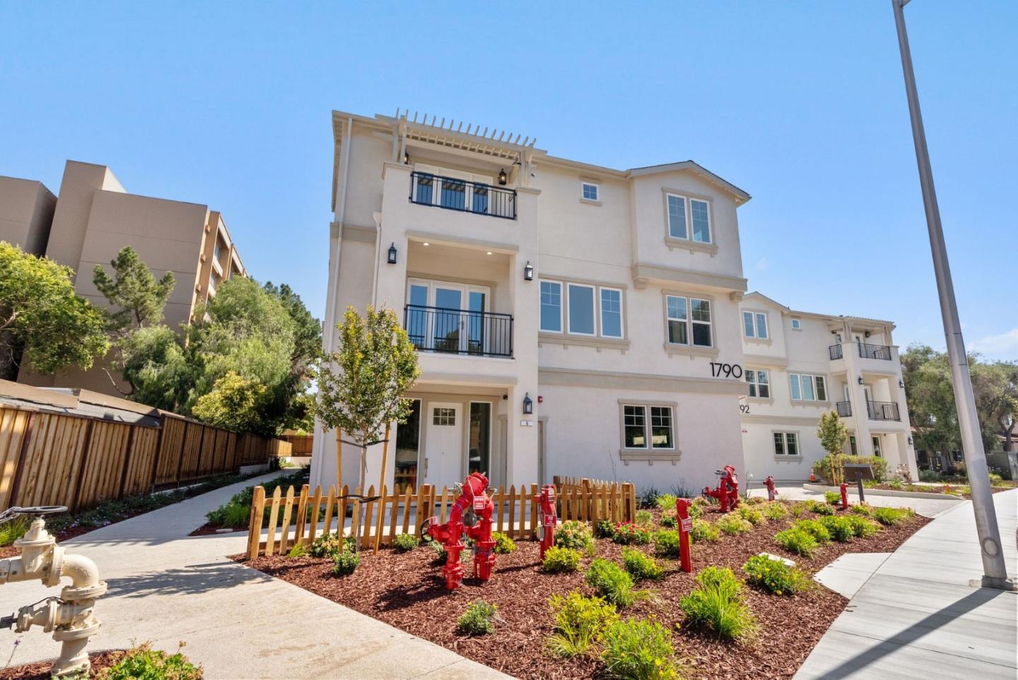 Detail Gallery Image 1 of 1 For 1790 Warburton #1,  Santa Clara,  CA 95050 - 3 Beds | 2/1 Baths