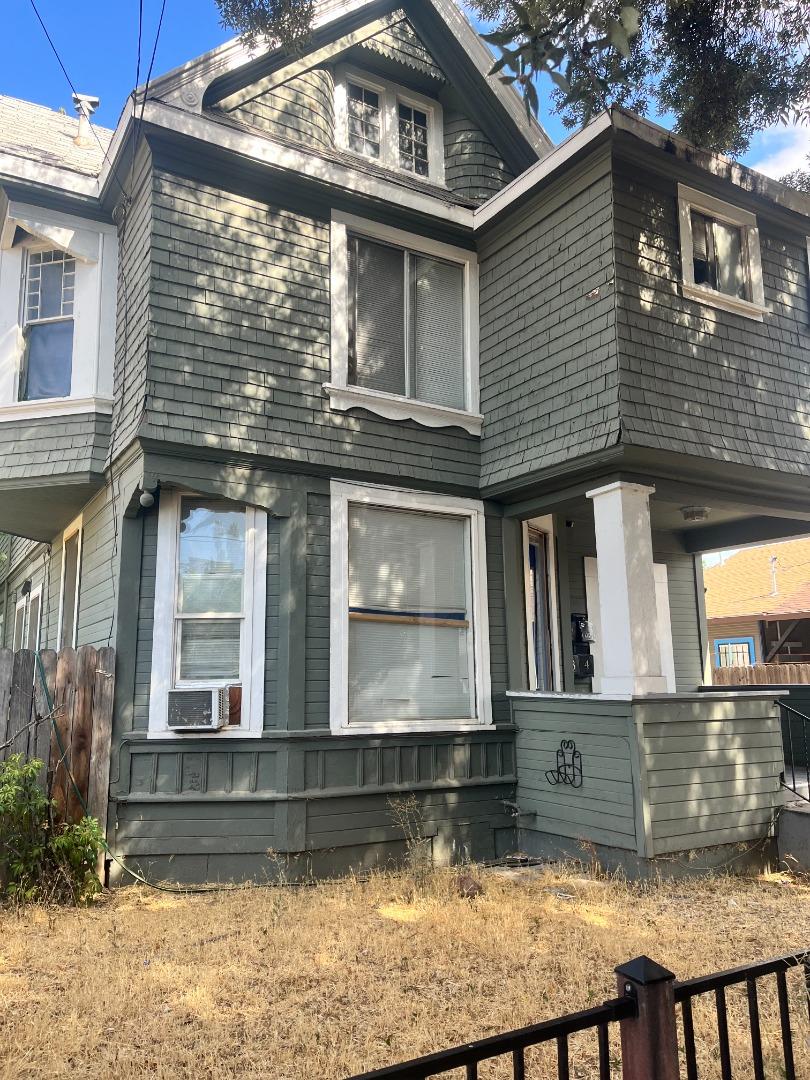 Photo of 735 E Fremont St in Stockton, CA