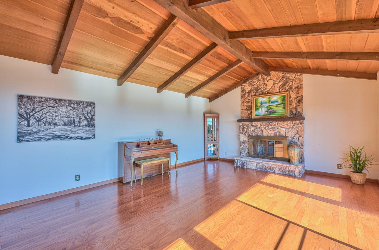 Detail Gallery Image 7 of 50 For 8640 Coker Rd, Salinas,  CA 93907 - 3 Beds | 3/1 Baths
