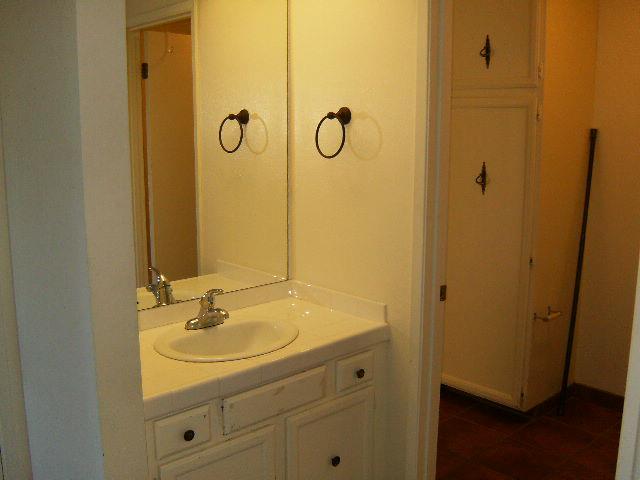 Detail Gallery Image 22 of 27 For 1253 Los Olivos Dr #45,  Salinas,  CA 93901 - 2 Beds | 1/1 Baths