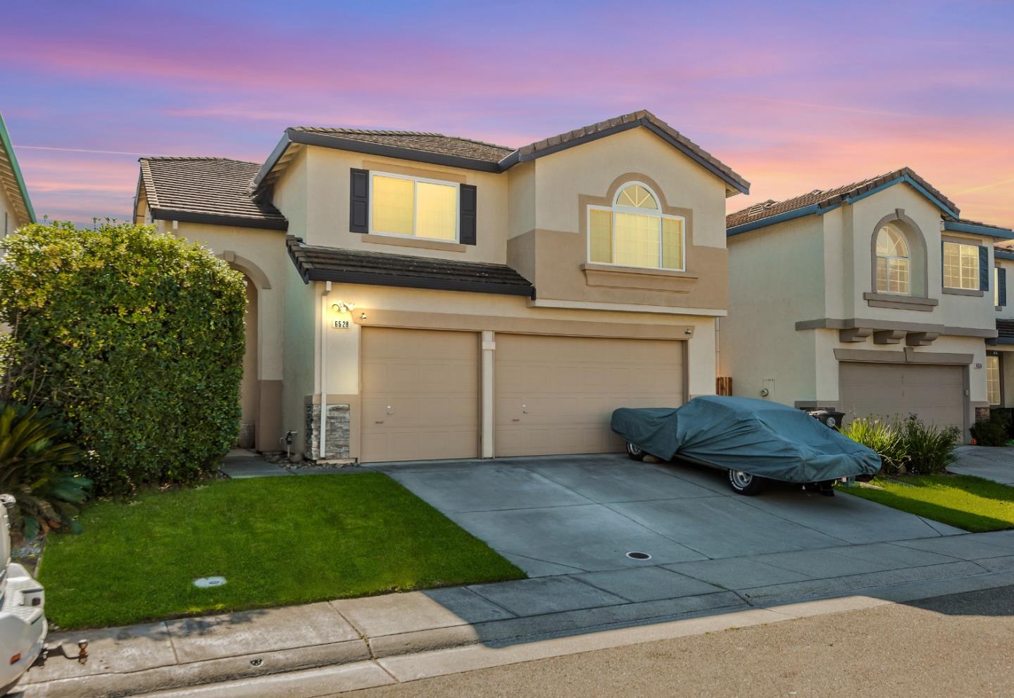 Detail Gallery Image 1 of 1 For 6528 Cowboy Way, Citrus Heights,  CA 95621 - 5 Beds | 2/1 Baths