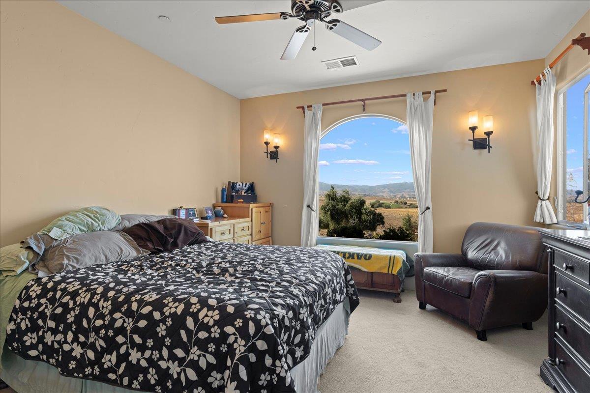 Detail Gallery Image 44 of 93 For 1011 Santa Ana Valley Rd, Hollister,  CA 95023 - 5 Beds | 5/2 Baths