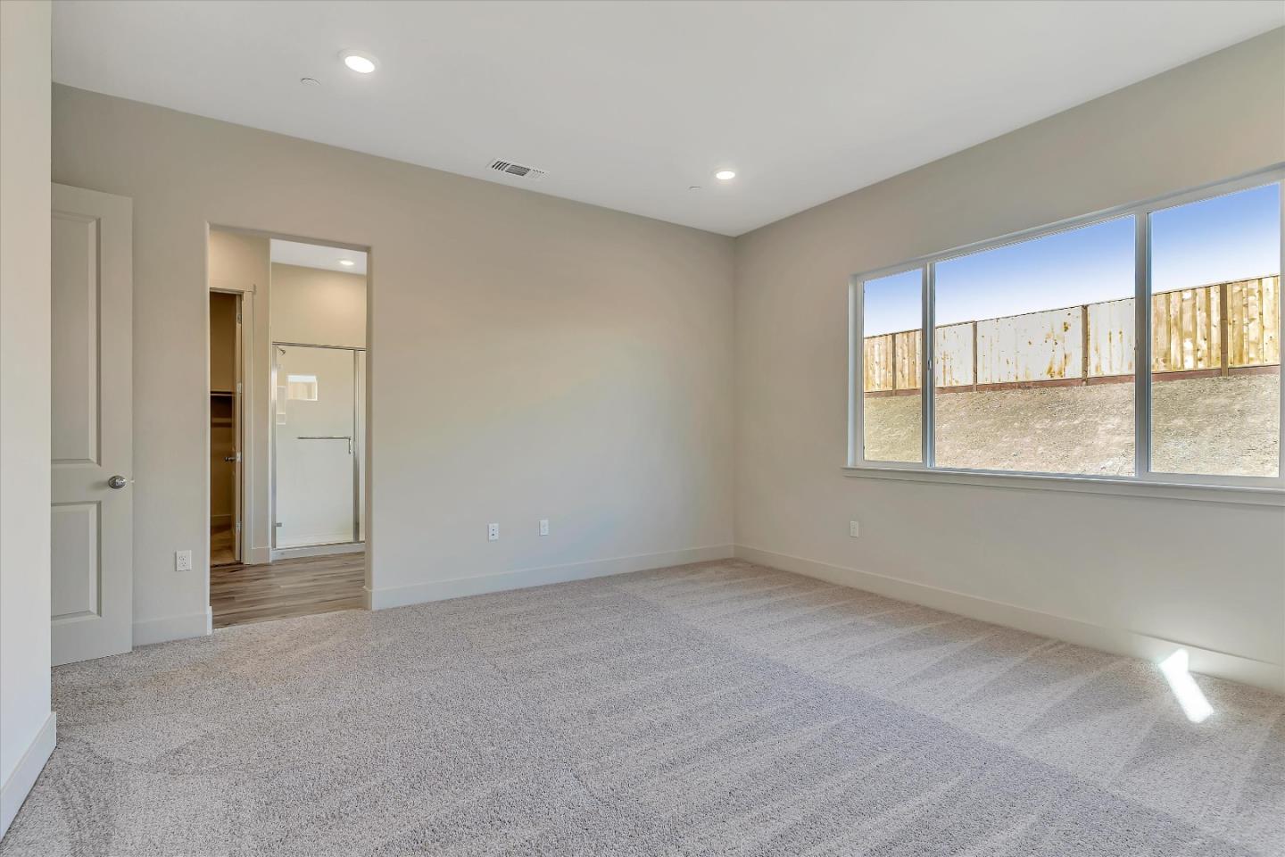 Detail Gallery Image 16 of 28 For 219 Luna Way, Hollister,  CA 95023 - 4 Beds | 2/1 Baths