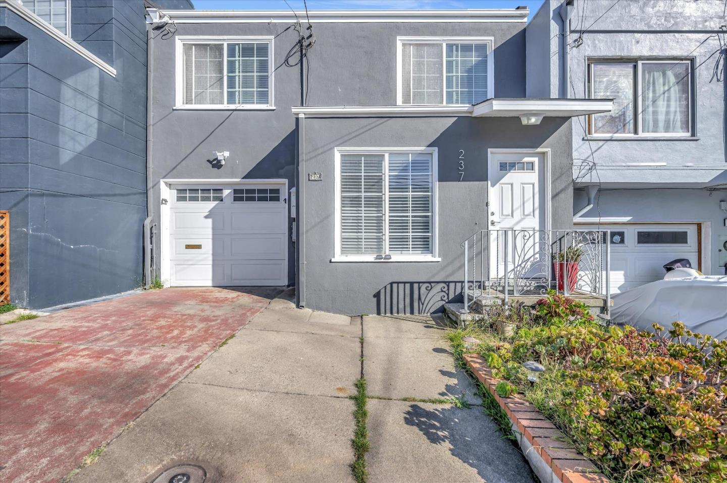 Detail Gallery Image 1 of 1 For 237 Wyandotte Ave, Daly City,  CA 94014 - 3 Beds | 2 Baths