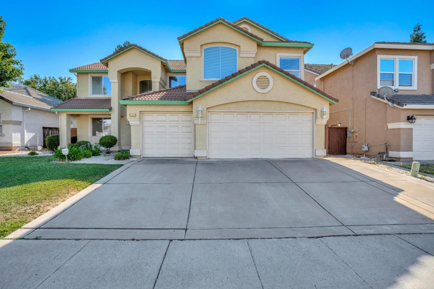 Photo of 9533 Lady Slipper Pl in Elk Grove, CA