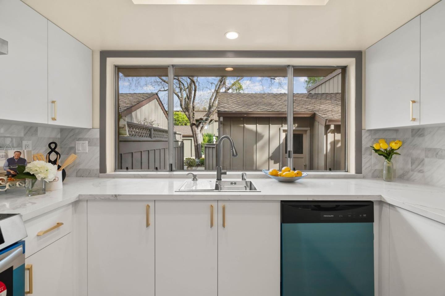 Detail Gallery Image 20 of 48 For 109 Walnut Hill Ct, Los Gatos,  CA 95032 - 4 Beds | 2/1 Baths