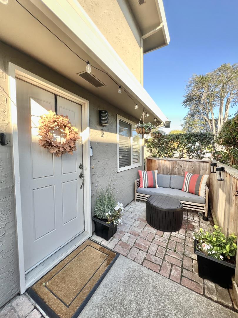 Detail Gallery Image 1 of 1 For 1385 45th Ave #2,  Capitola,  CA 95010 - 2 Beds | 1 Baths