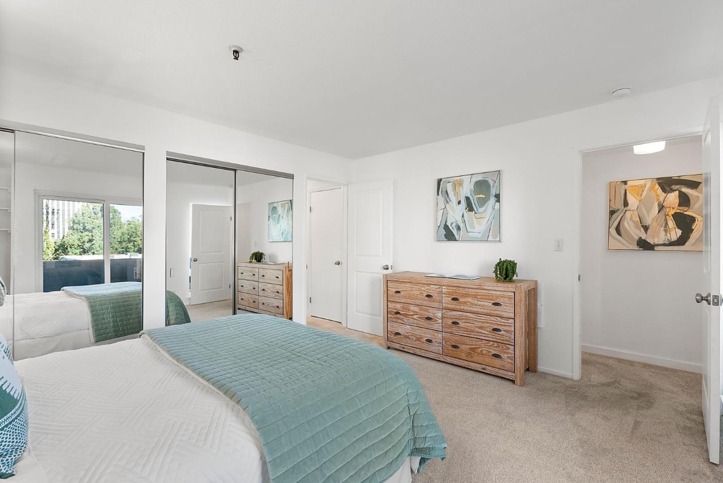 Detail Gallery Image 16 of 24 For 685 High St 2d,  Palo Alto,  CA 94301 - 2 Beds | 2/1 Baths