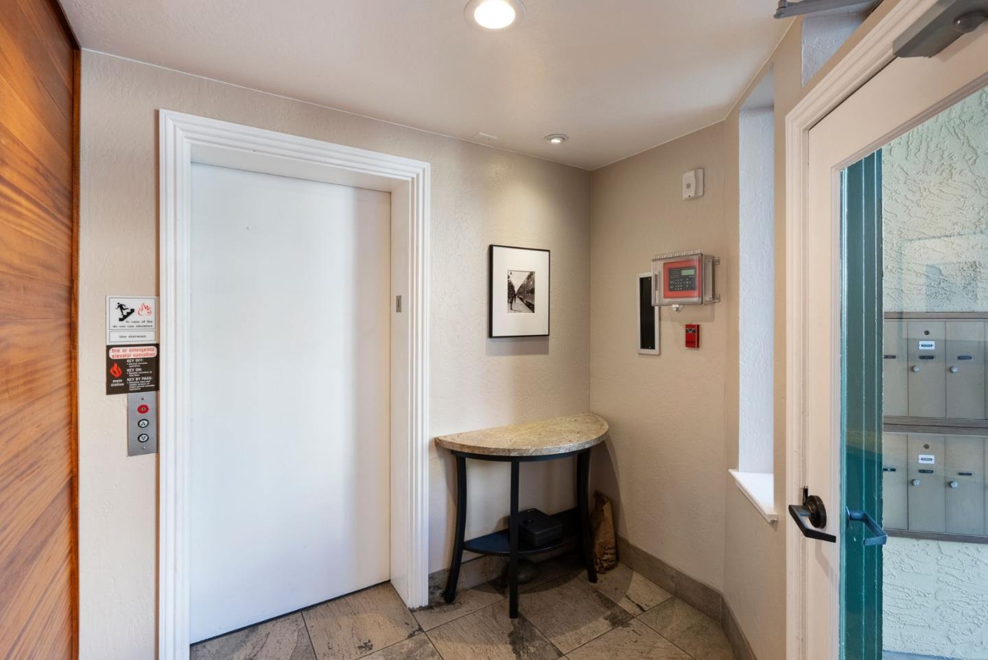 Detail Gallery Image 18 of 24 For 685 High St 2d,  Palo Alto,  CA 94301 - 2 Beds | 2/1 Baths