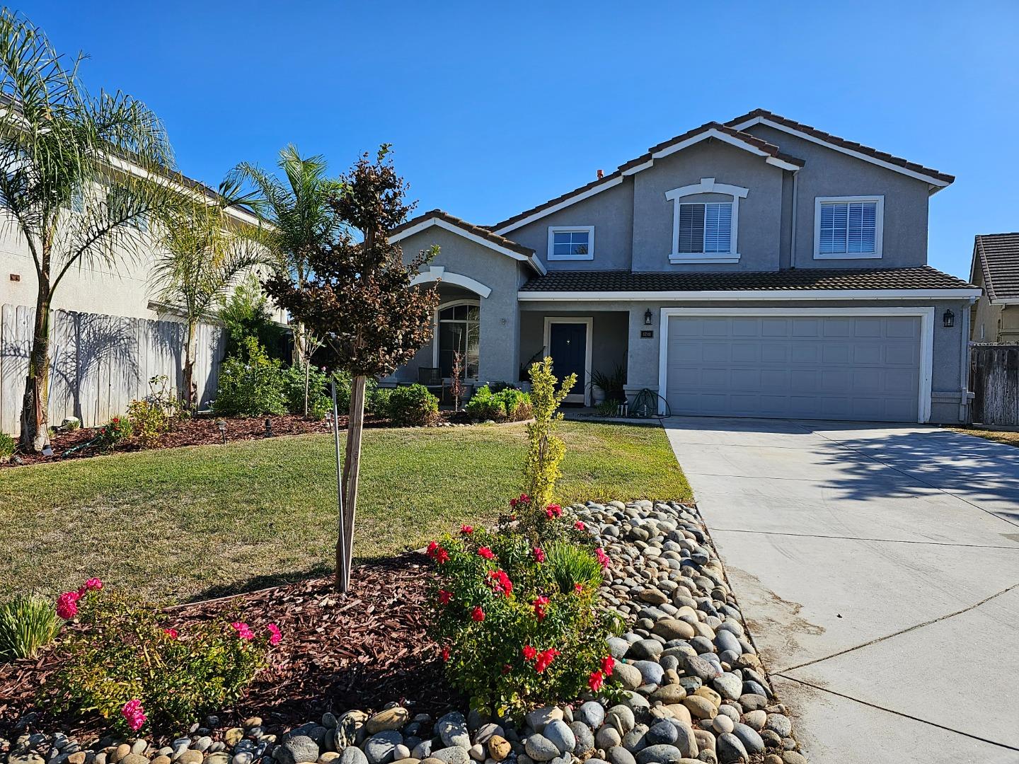 Detail Gallery Image 1 of 1 For 1241 Sequoia Ct, Hollister,  CA 95023 - 4 Beds | 2/1 Baths