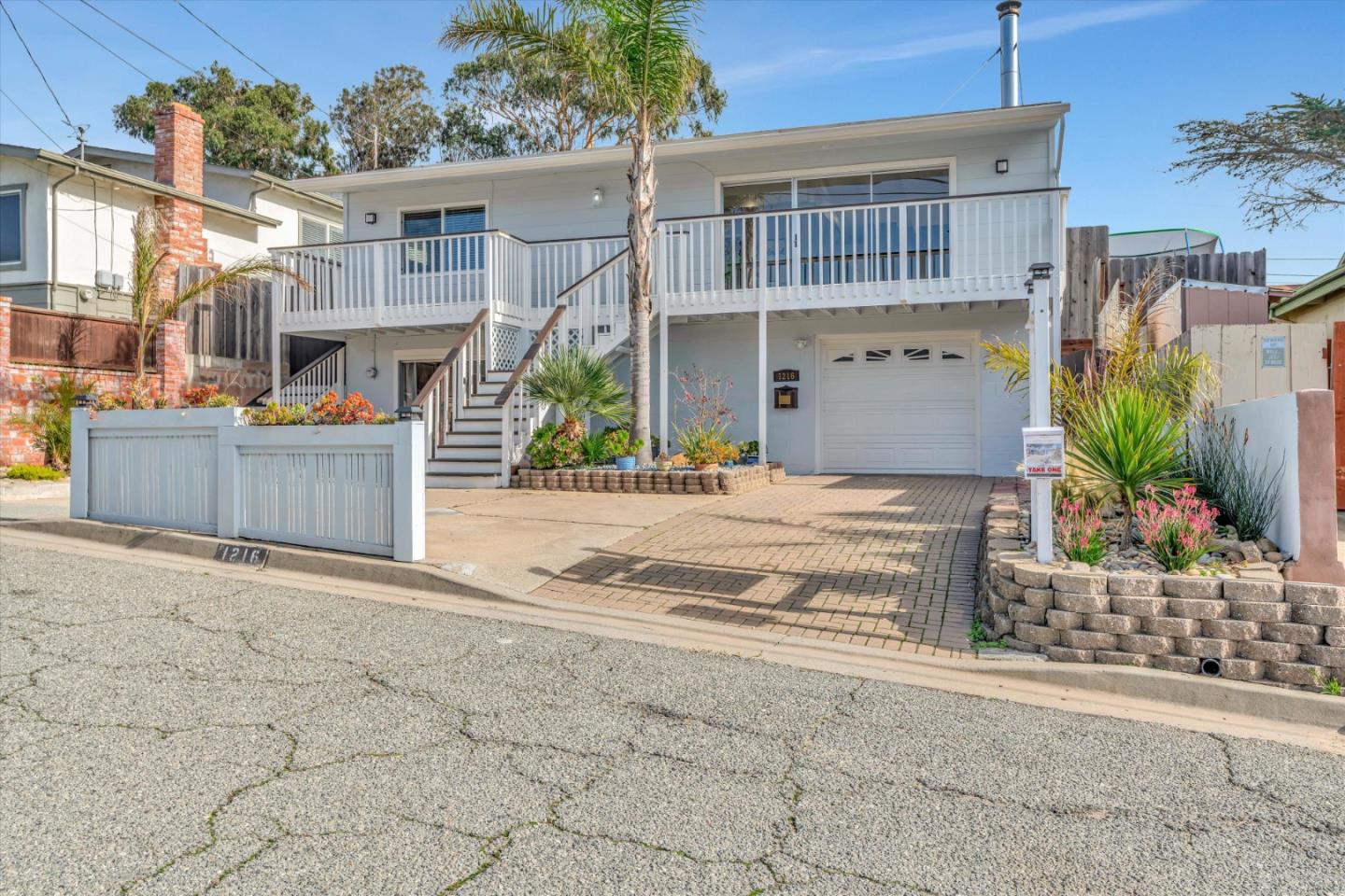 Detail Gallery Image 1 of 1 For 1216 Vallejo St, Seaside,  CA 93955 - 3 Beds | 2 Baths