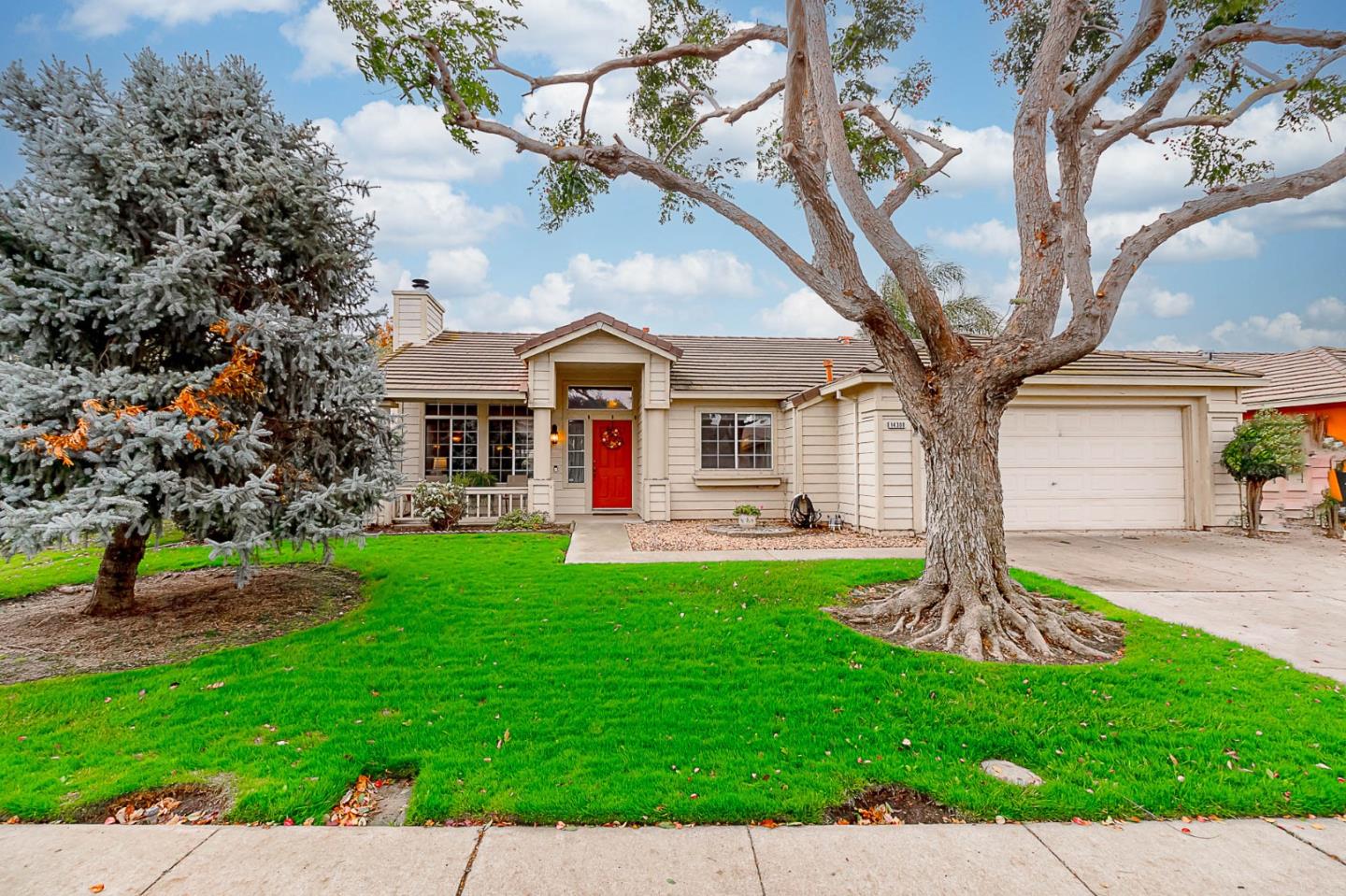 Photo of 14300 Pinewood Dr in Lathrop, CA