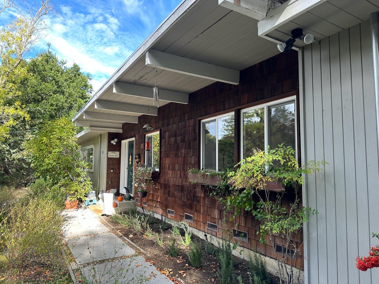 Detail Gallery Image 1 of 1 For 121 Escanyo Way, Portola Valley,  CA 94028 - 5 Beds | 2 Baths