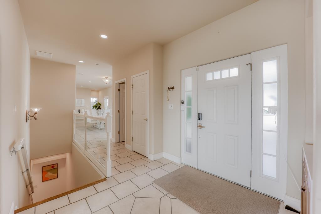 Detail Gallery Image 5 of 72 For 2560 Cypress Ridge Ave, San Jose,  CA 95148 - 5 Beds | 5/1 Baths