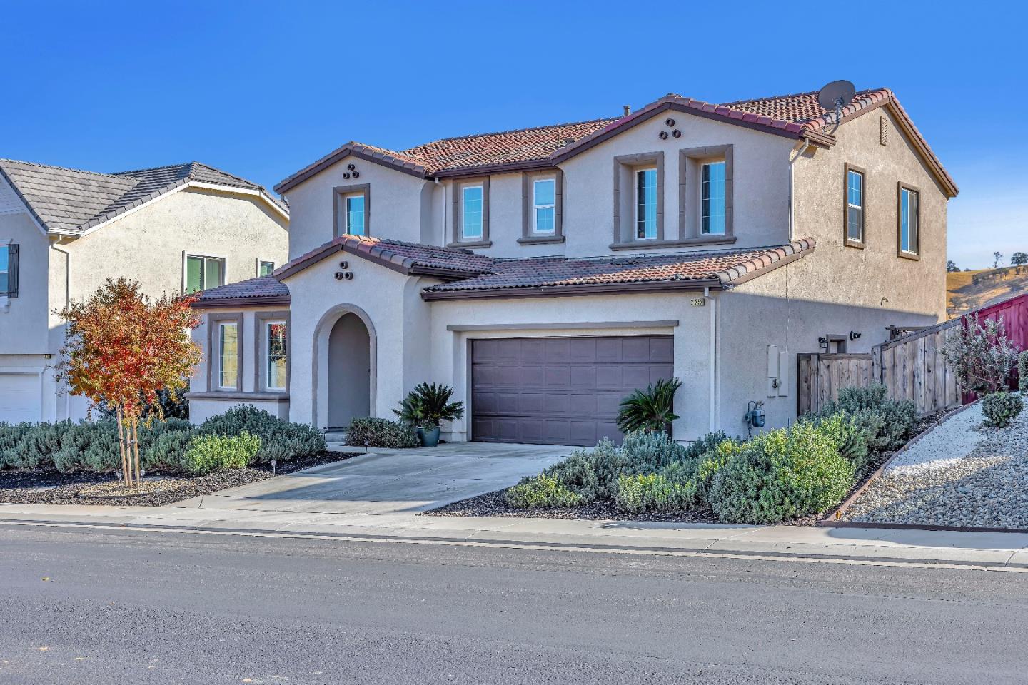 Detail Gallery Image 1 of 46 For 21252 Grapevine Dr, Patterson,  CA 95363 - 5 Beds | 3 Baths