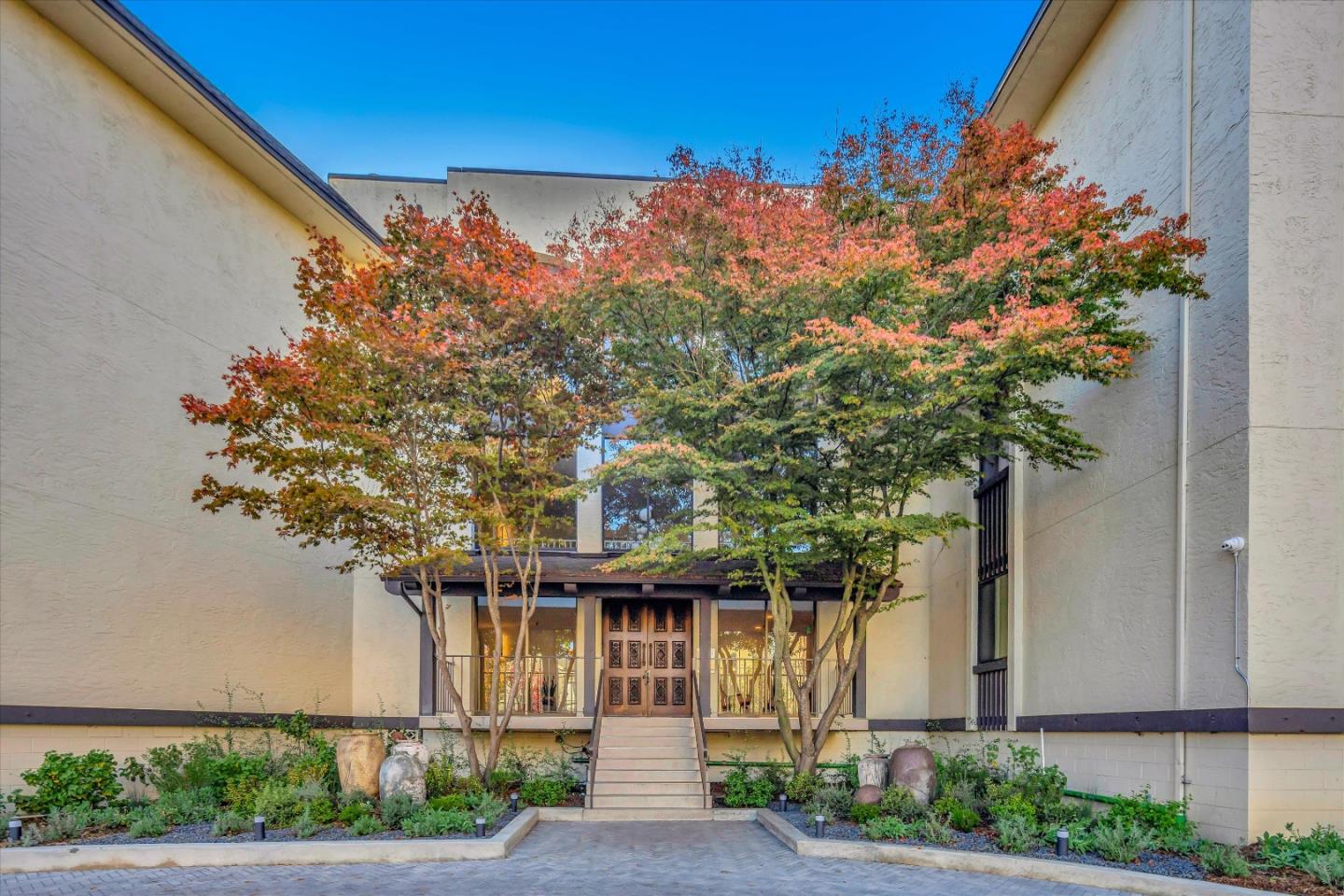 Detail Gallery Image 1 of 1 For 1515 Floribunda Ave #205,  Burlingame,  CA 94010 - 2 Beds | 2 Baths