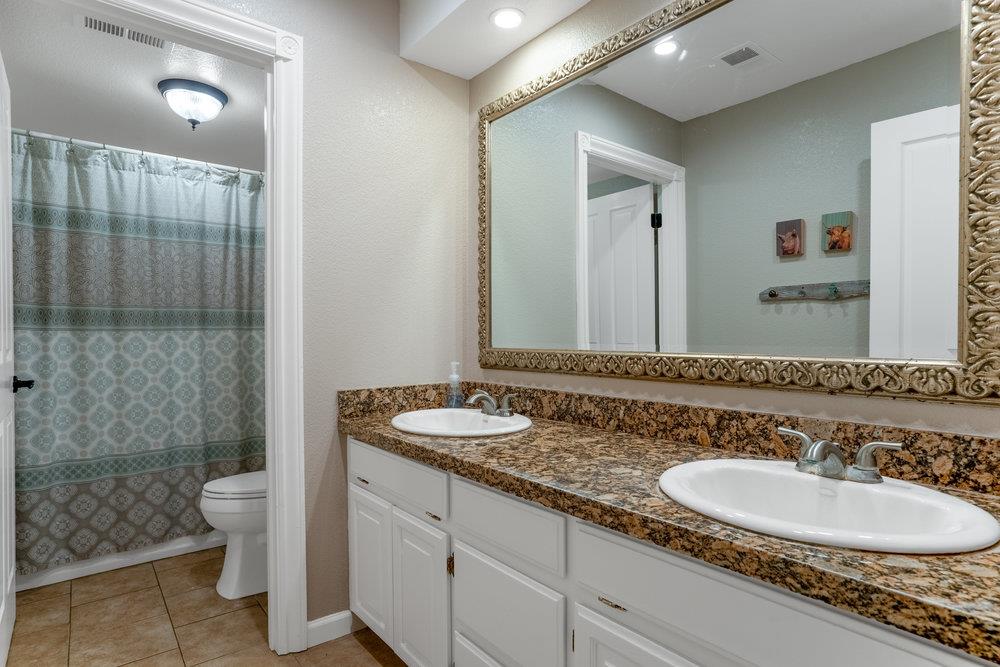 Detail Gallery Image 31 of 90 For 385 Hitch Dr, Hollister,  CA 95023 - 5 Beds | 3/1 Baths