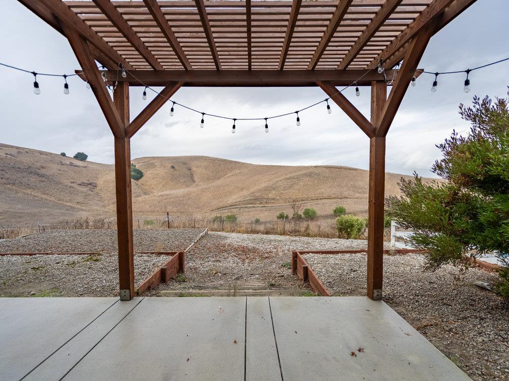 Detail Gallery Image 42 of 90 For 385 Hitch Dr, Hollister,  CA 95023 - 5 Beds | 3/1 Baths