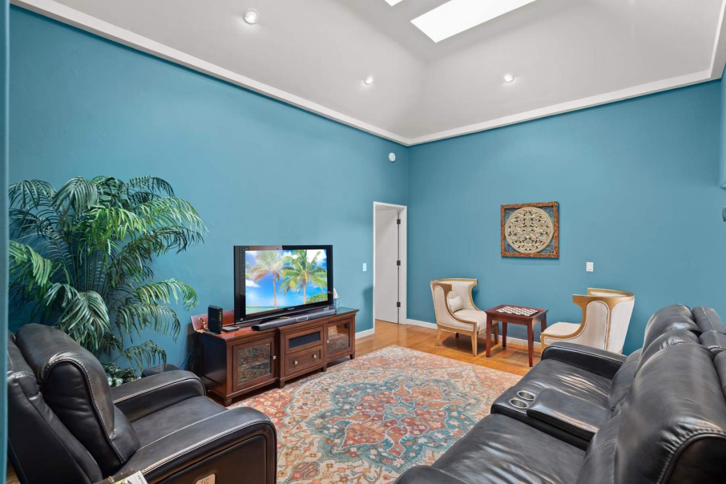 Detail Gallery Image 14 of 33 For 3041 Strawberry Hill Rd, Pebble Beach,  CA 93953 - 3 Beds | 2/1 Baths