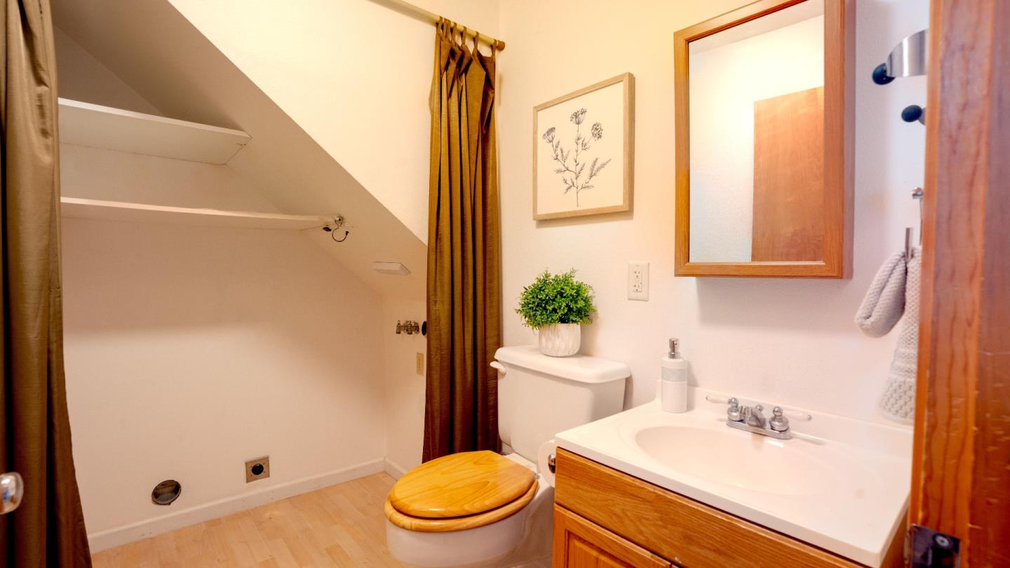 Detail Gallery Image 12 of 21 For 16239 Long Branch Rd, Los Gatos,  CA 95033 - 3 Beds | 2/1 Baths