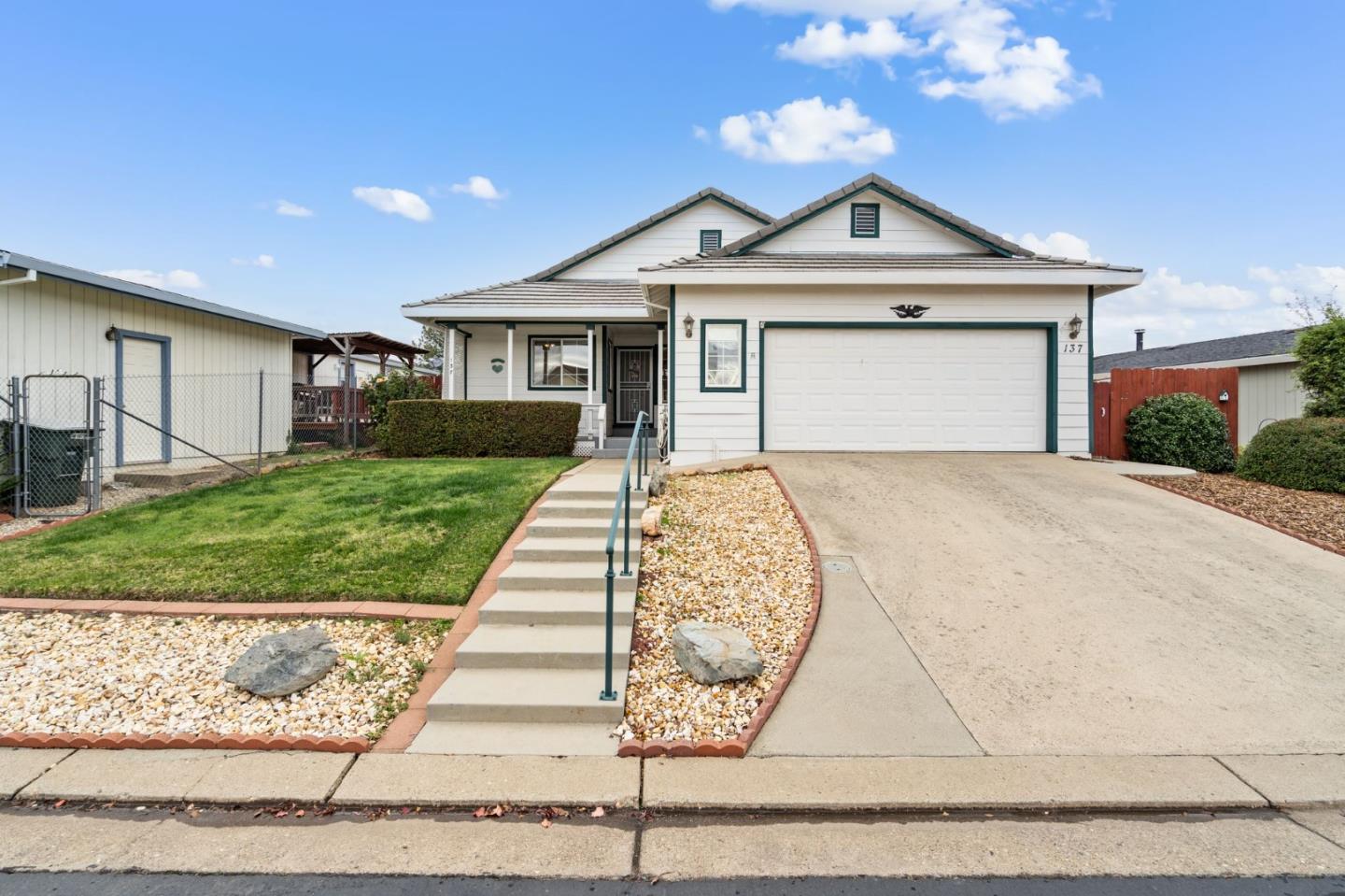 Detail Gallery Image 1 of 1 For 137 Mesa De Oro Cir, Sutter Creek,  CA 95685 - 3 Beds | 2 Baths