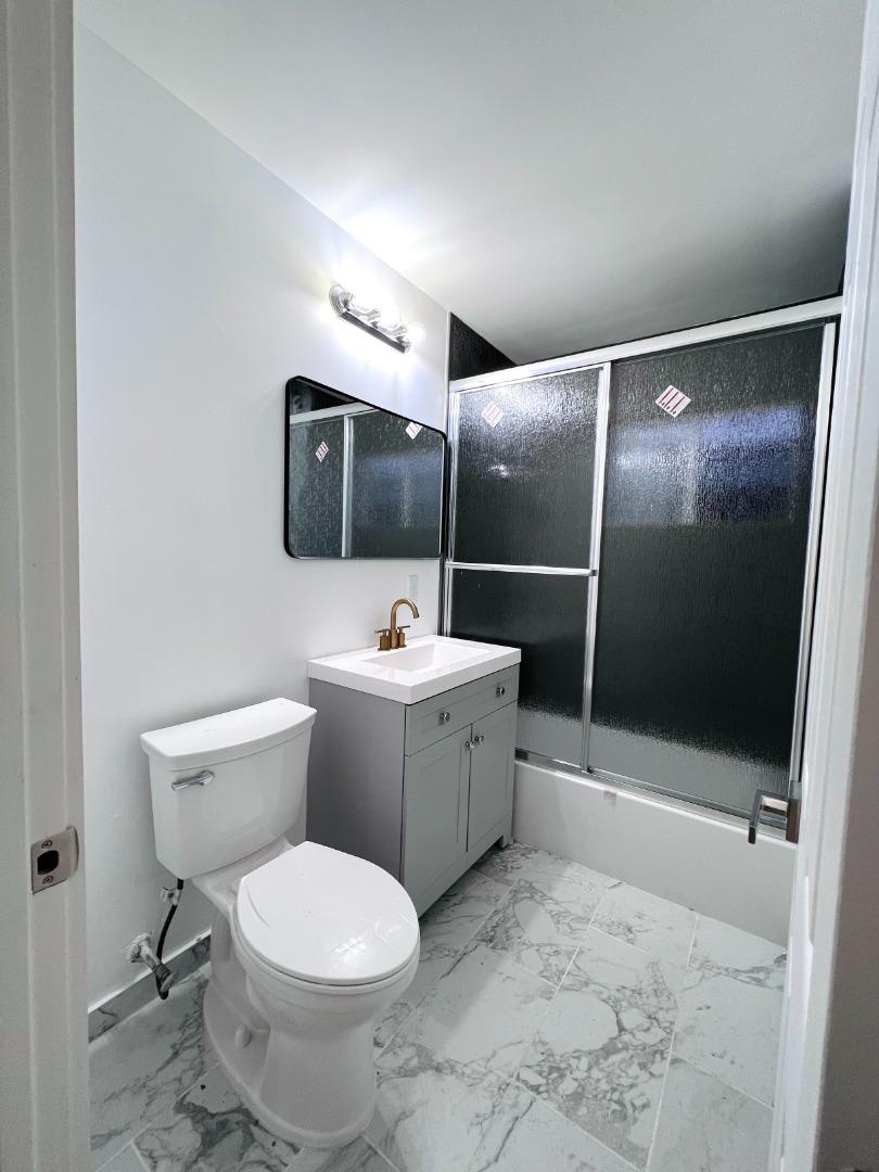 Detail Gallery Image 8 of 10 For 909 Rollins Rd #1,  Burlingame,  CA 94010 - 2 Beds | 1 Baths