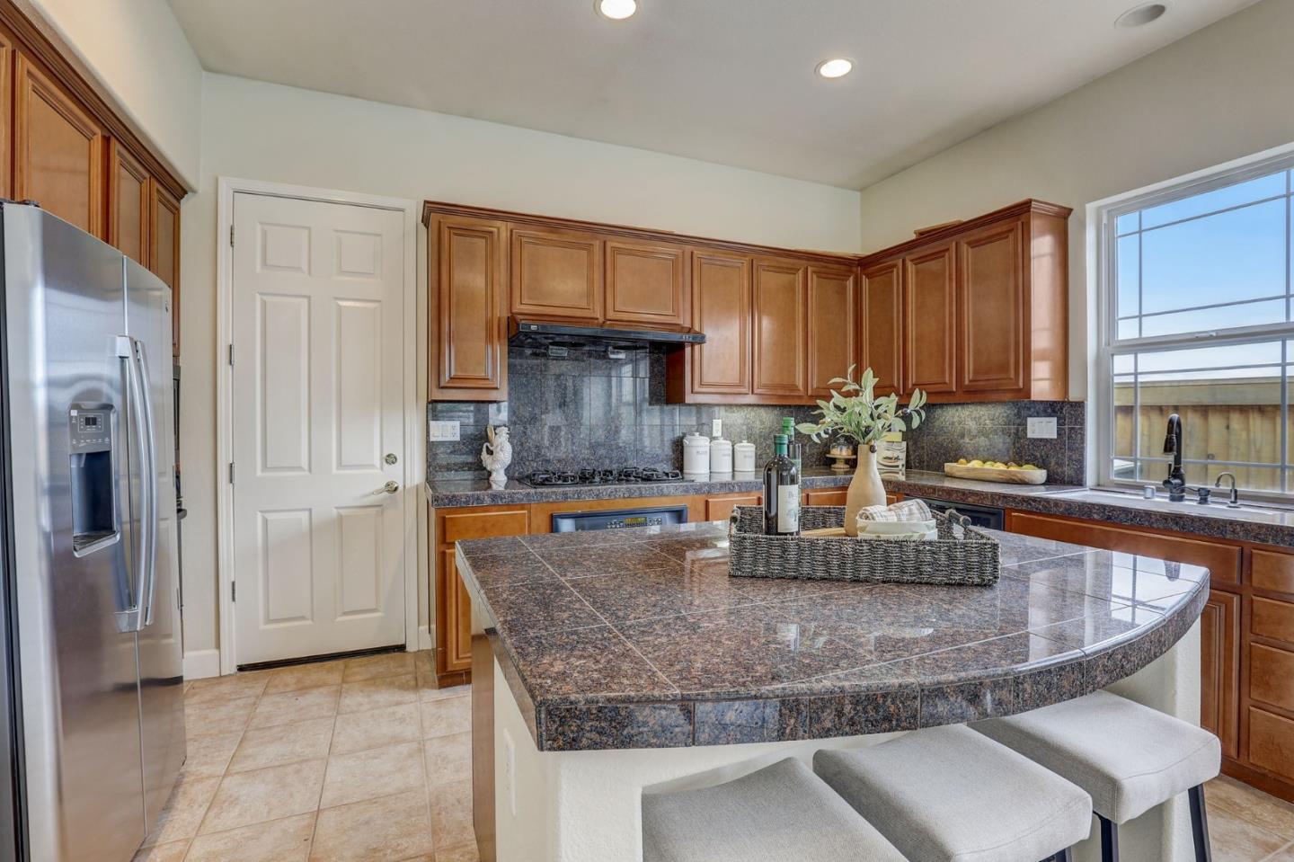 Detail Gallery Image 17 of 47 For 7443 Hoylake Ct, Gilroy,  CA 95020 - 4 Beds | 3/1 Baths
