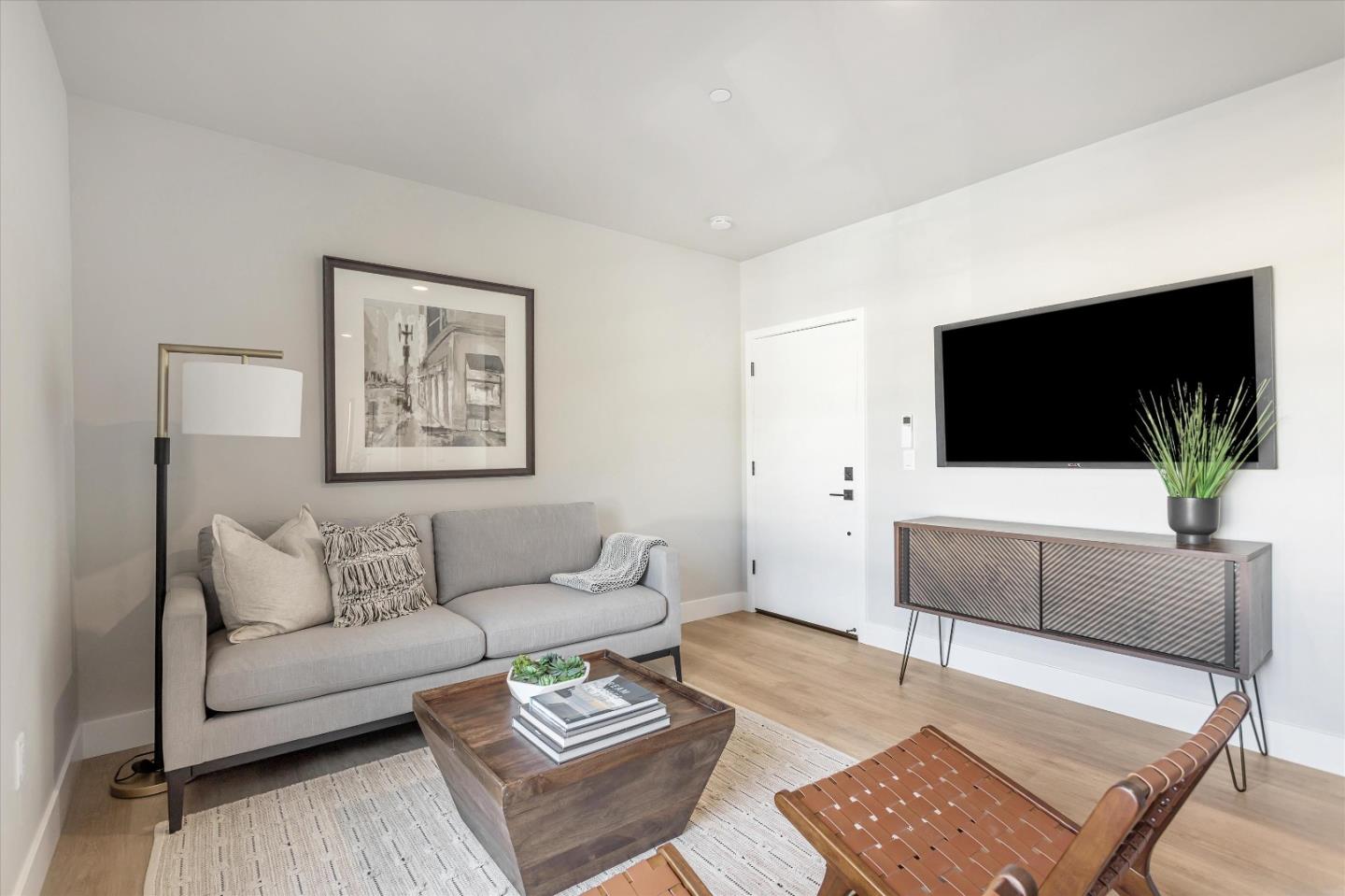 Detail Gallery Image 1 of 37 For 400 San Benito St #212,  Hollister,  CA 95023 - 2 Beds | 1 Baths