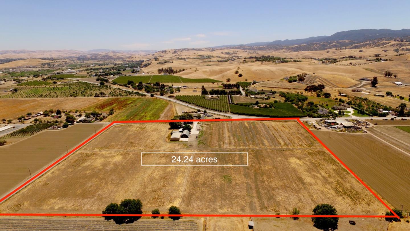 Detail Gallery Image 2 of 4 For Union Rd, Hollister,  CA 95023 - 3 Beds | 1 Baths