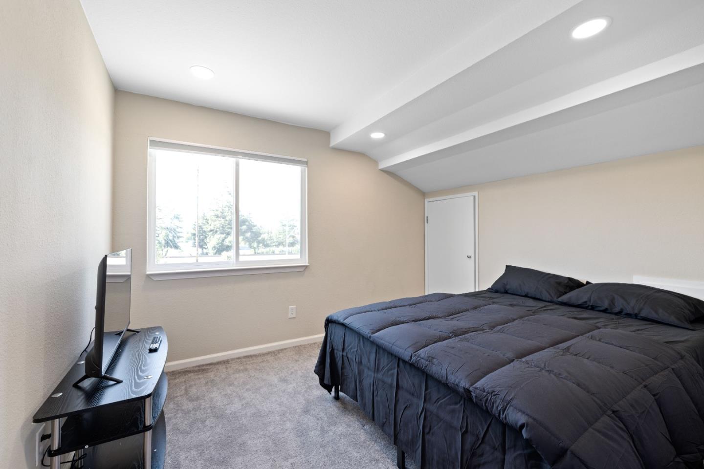 Detail Gallery Image 35 of 37 For 5712 Harwell Ct, San Jose,  CA 95138 - 4 Beds | 2/1 Baths