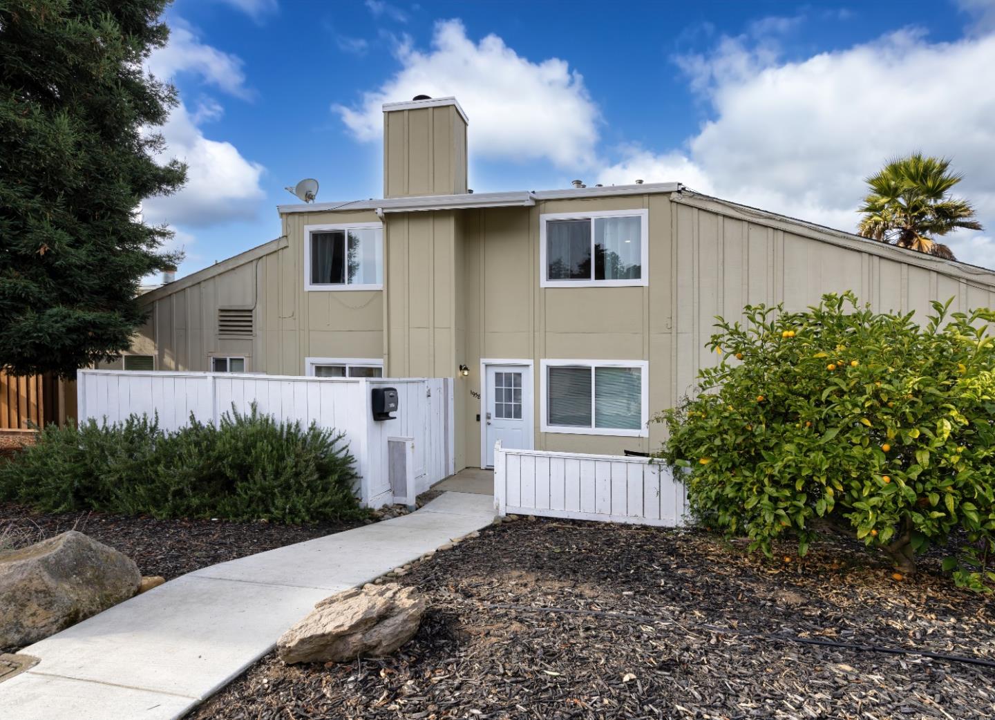 Detail Gallery Image 1 of 1 For 1958 Dolphin Dr, Aptos,  CA 95003 - 2 Beds | 1/1 Baths
