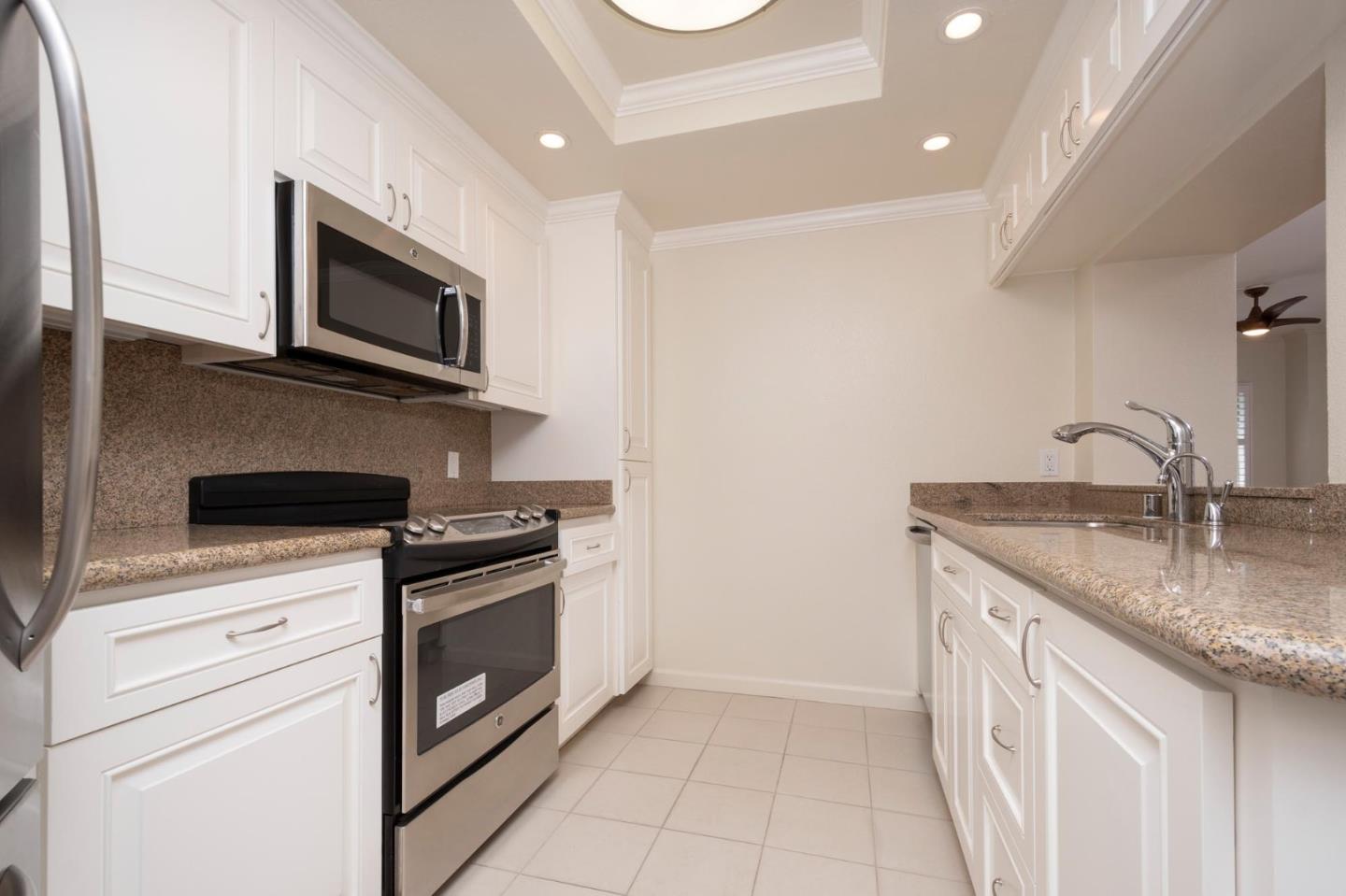 Detail Gallery Image 1 of 6 For 1 Baldwin Ave #222,  San Mateo,  CA 94401 - 2 Beds | 1 Baths