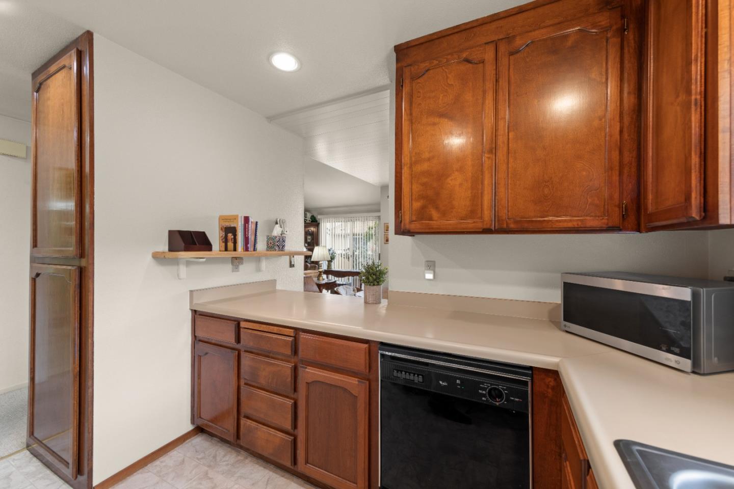 Detail Gallery Image 11 of 22 For 30 W San Joaquin St #2,  Salinas,  CA 93901 - 2 Beds | 1 Baths