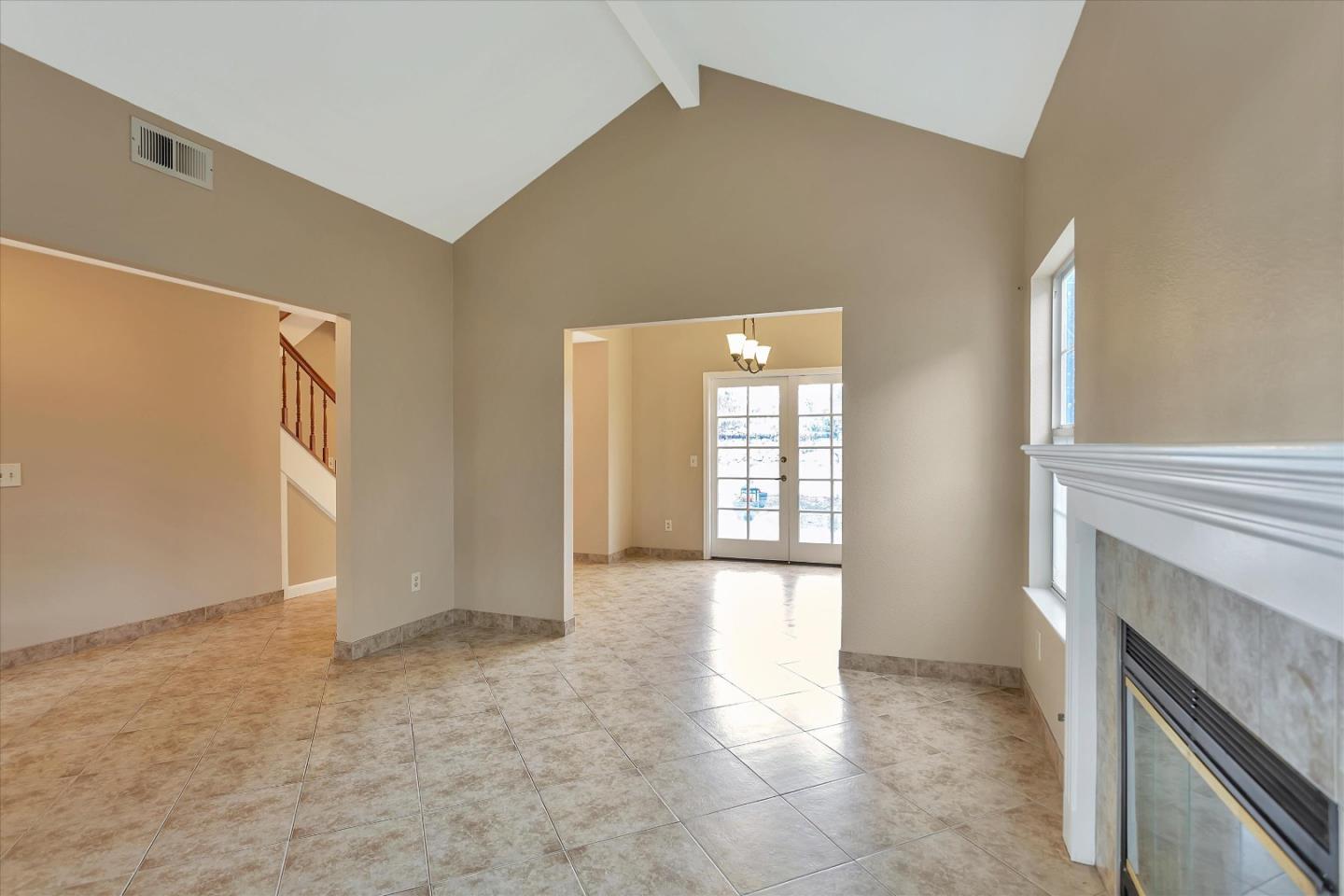 Detail Gallery Image 16 of 59 For 11 New Britain Cir, Salinas,  CA 93906 - 4 Beds | 2/1 Baths