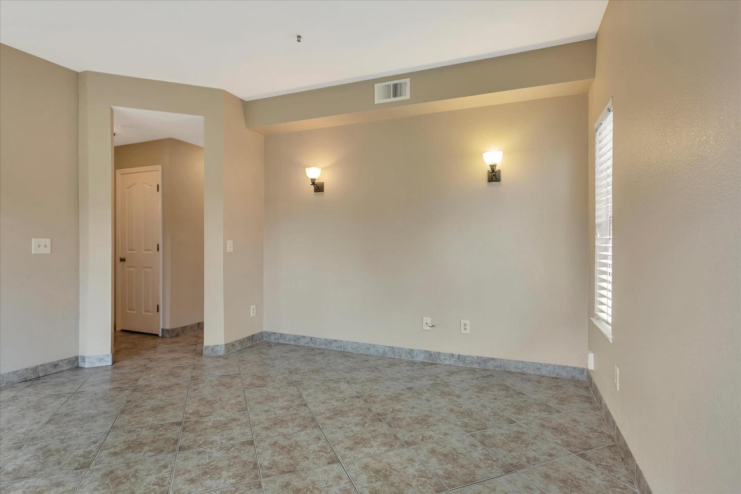 Detail Gallery Image 22 of 59 For 11 New Britain Cir, Salinas,  CA 93906 - 4 Beds | 2/1 Baths