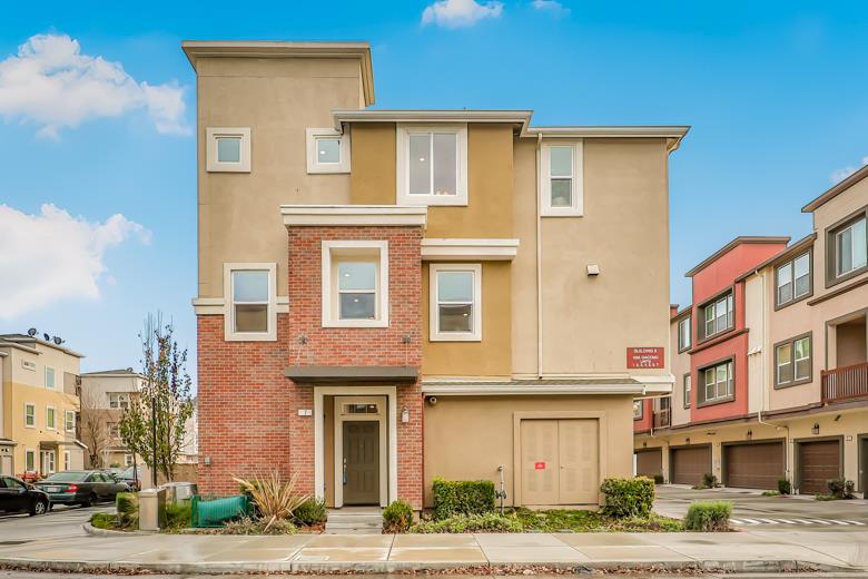 Detail Gallery Image 1 of 1 For 1035 Giacomo Ln #7,  San Jose,  CA 95131 - 4 Beds | 3/1 Baths