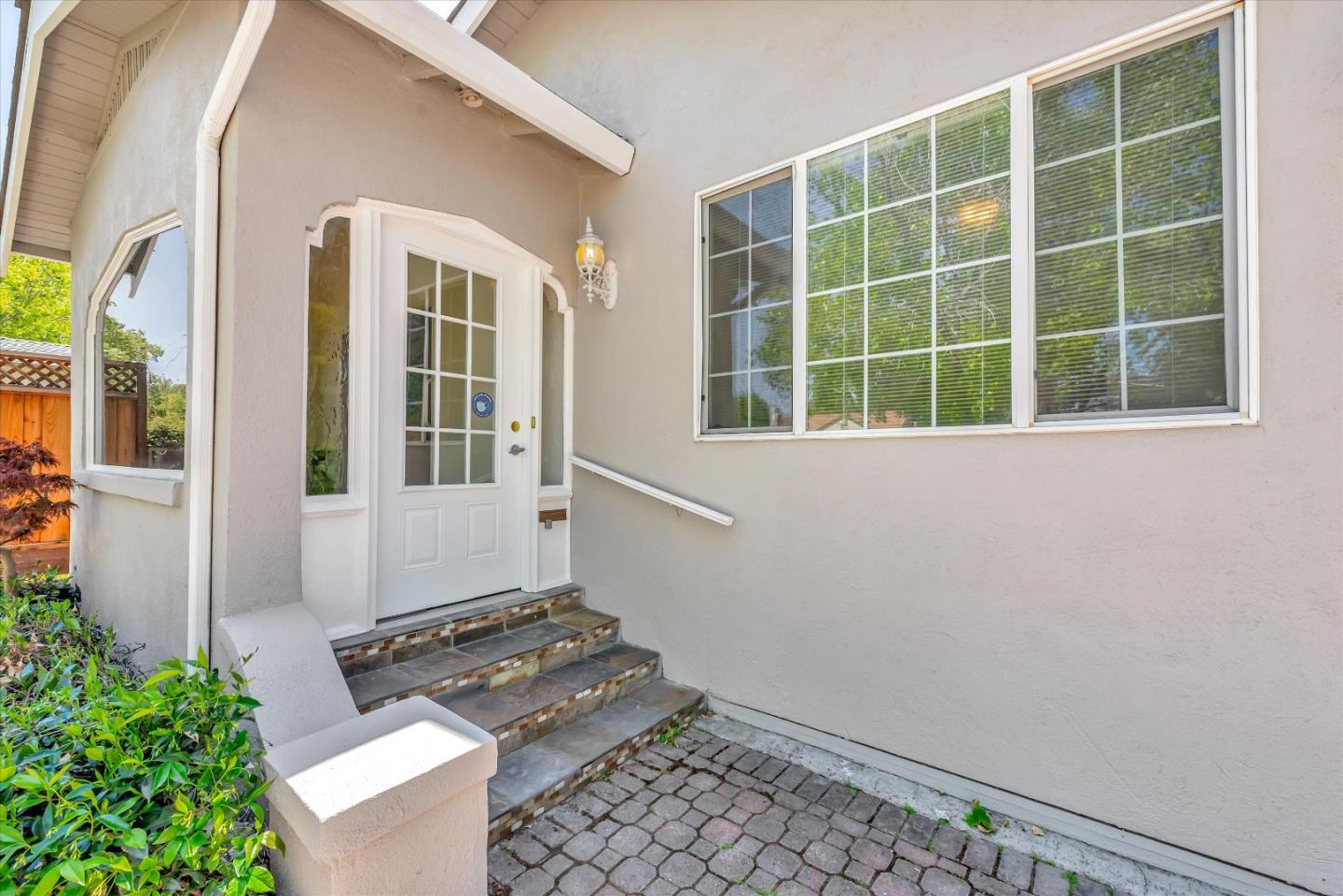 Detail Gallery Image 8 of 40 For 278 Hudson St, Redwood City,  CA 94062 - 7 Beds | 2/6 Baths