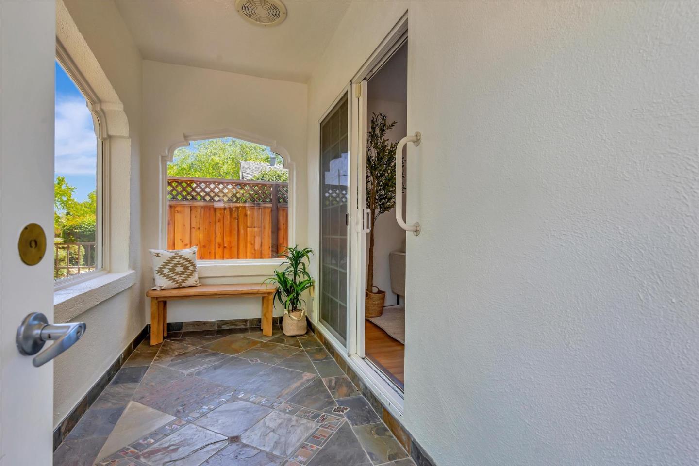 Detail Gallery Image 9 of 40 For 278 Hudson St, Redwood City,  CA 94062 - 7 Beds | 2/6 Baths