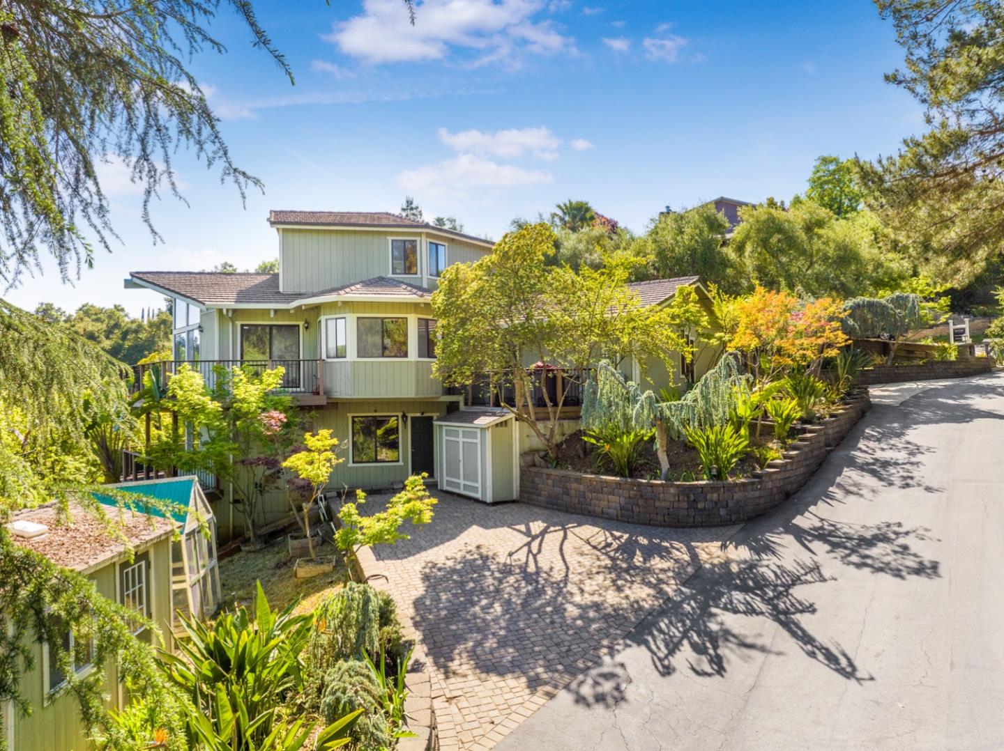 Detail Gallery Image 1 of 39 For 16955 Oakridge Ln, Morgan Hill,  CA 95037 - 3 Beds | 3/1 Baths