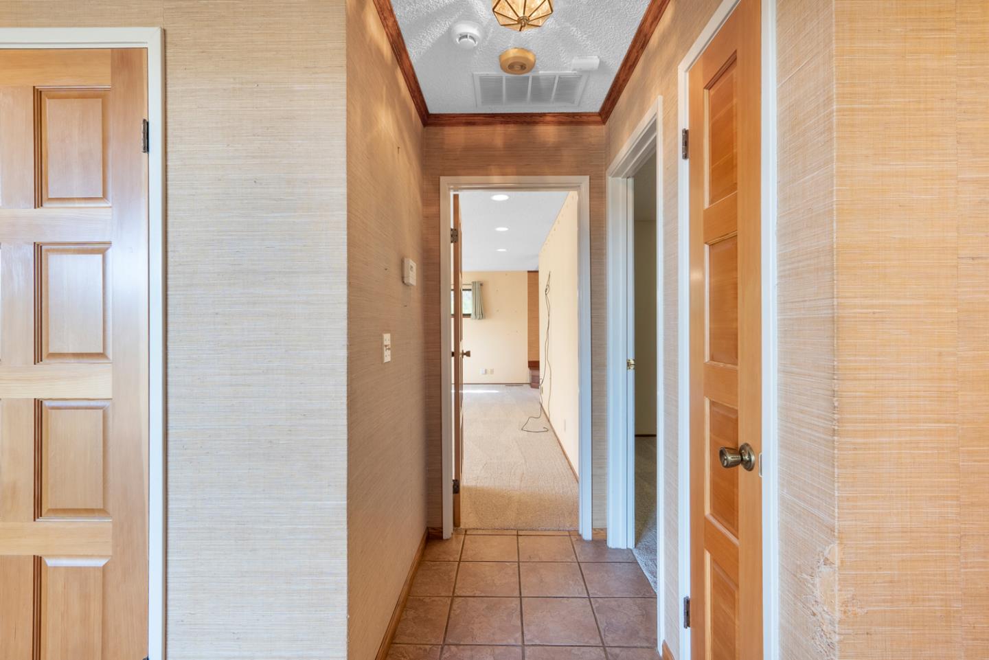 Detail Gallery Image 12 of 39 For 16955 Oakridge Ln, Morgan Hill,  CA 95037 - 3 Beds | 3/1 Baths