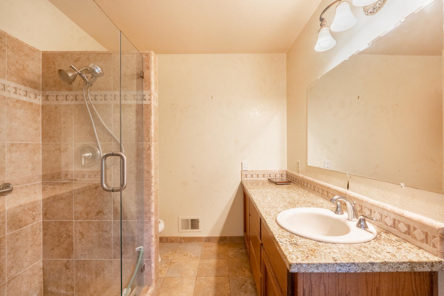 Detail Gallery Image 17 of 39 For 16955 Oakridge Ln, Morgan Hill,  CA 95037 - 3 Beds | 3/1 Baths