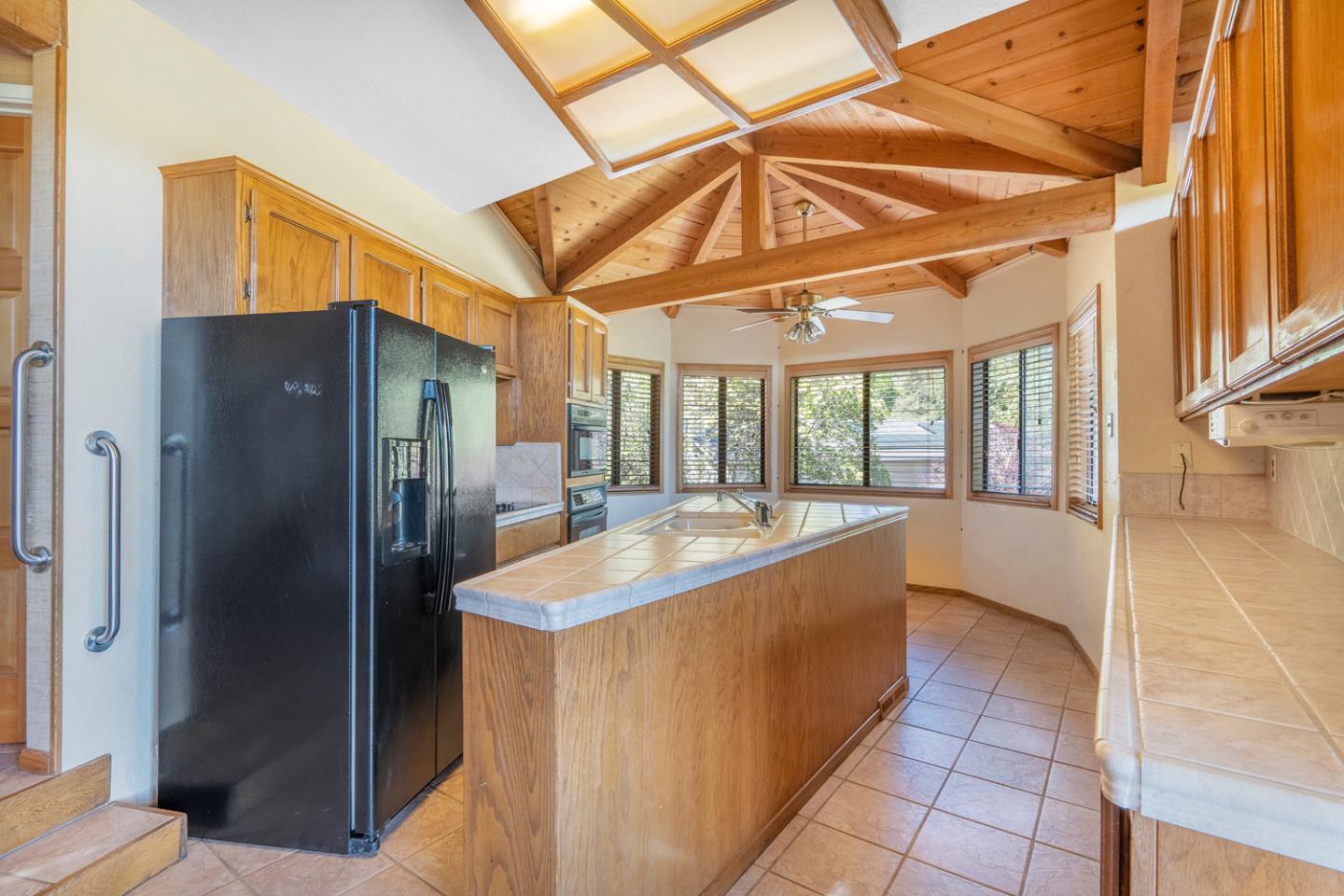 Detail Gallery Image 33 of 39 For 16955 Oakridge Ln, Morgan Hill,  CA 95037 - 3 Beds | 3/1 Baths